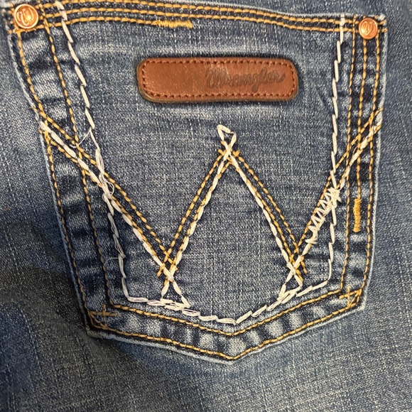 Wrangler Dark Blue Straight Leg Jeans - Picture 8 of 8